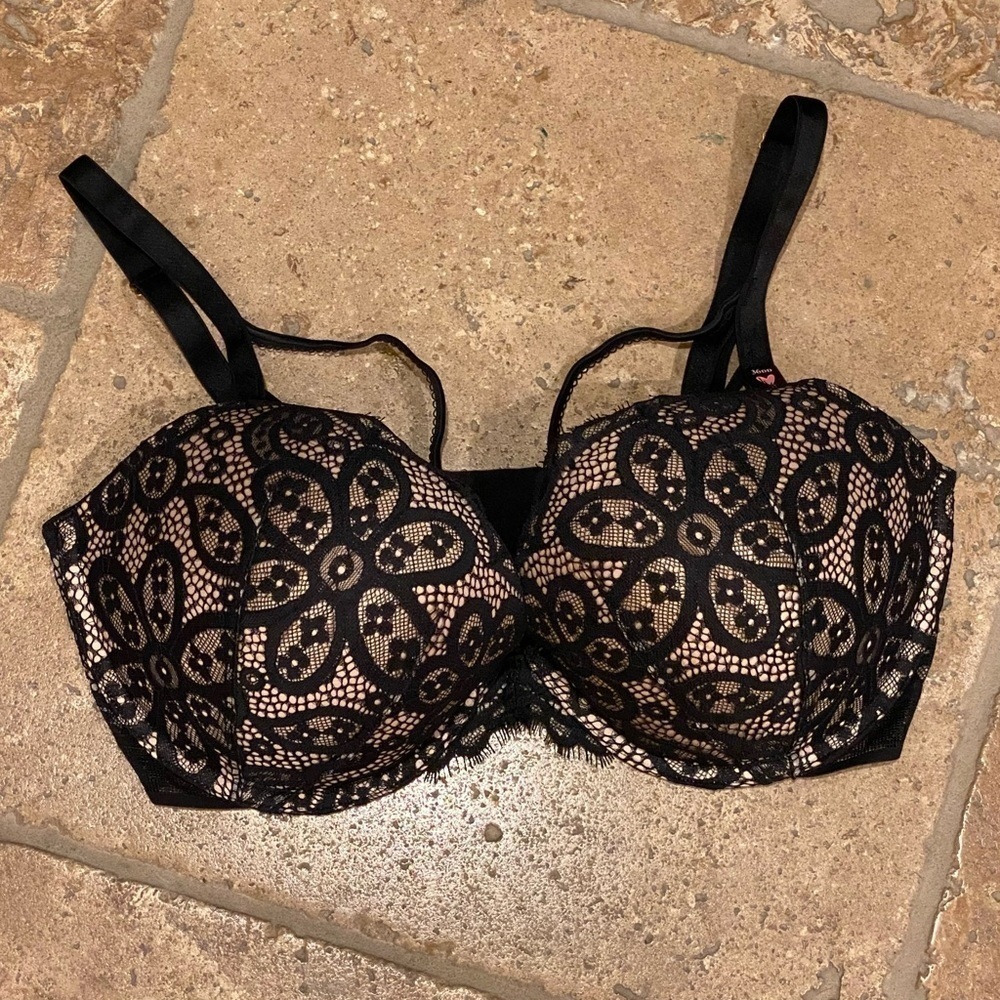 NWT~VICTORIA’S SECRET Women Black Lace Padded Push Up Bra Size 36DD